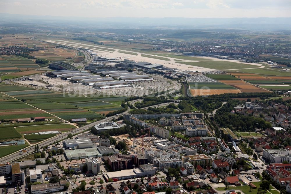 Stuttgart aus der Vogelperspektive: Blick auf das Messegelände am Flughafen Stuttgart im Bundesland Baden-Württemberg