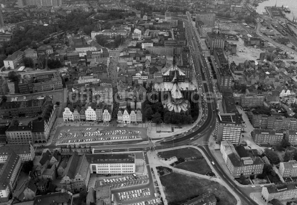 Rostock aus der Vogelperspektive: Blick auf die Mittelstadt der Stadt Rostock in Mecklenburg-Vorpommern