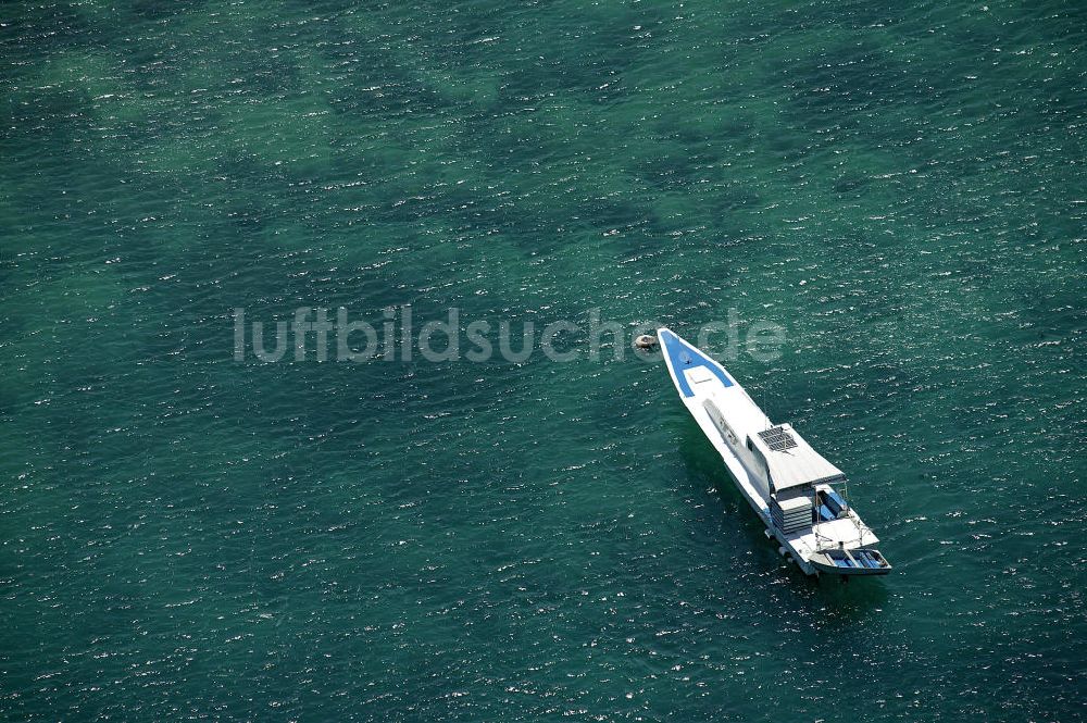 Puerto Galera aus der Vogelperspektive: Blick auf ein Motorboot vor Puerto Galera