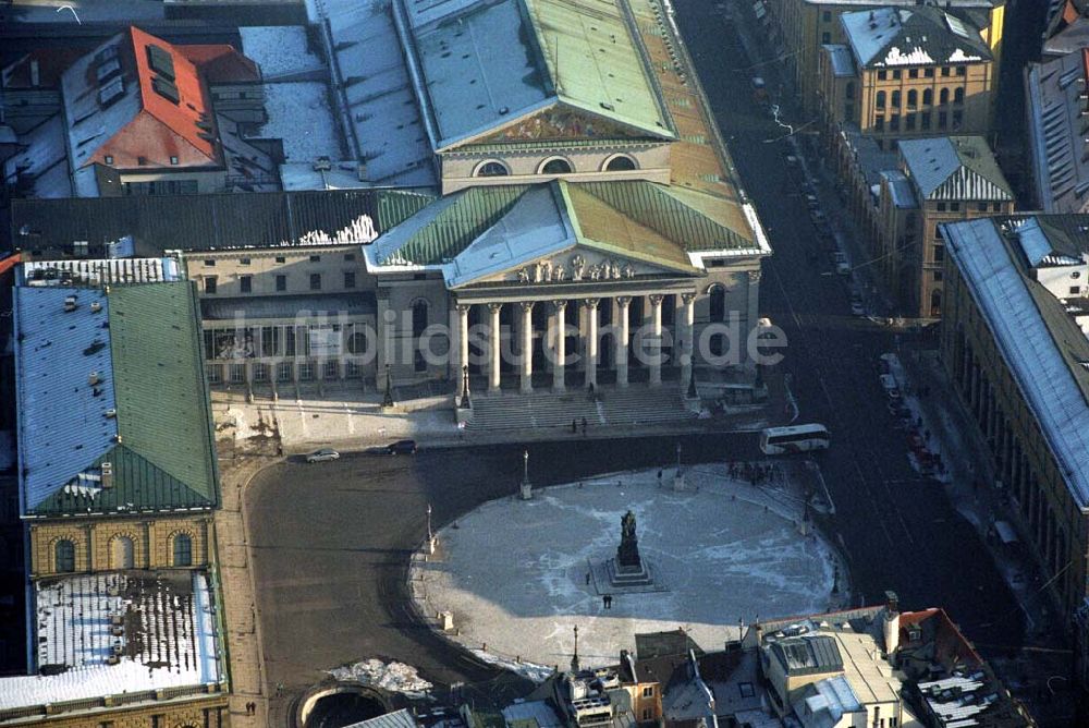 Luftbild München / Bayern - Blick auf das Nationaltheater in München