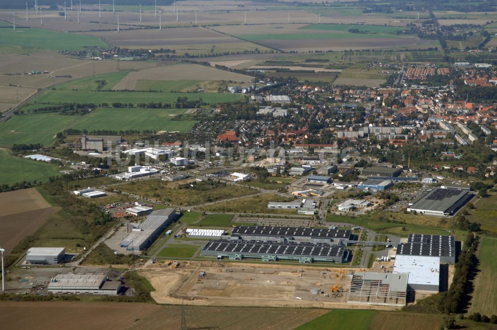 Nauen von oben - Blick auf Nauen mit den Produktionszentrum BSH Hausgerätewerks Nauen GmbH