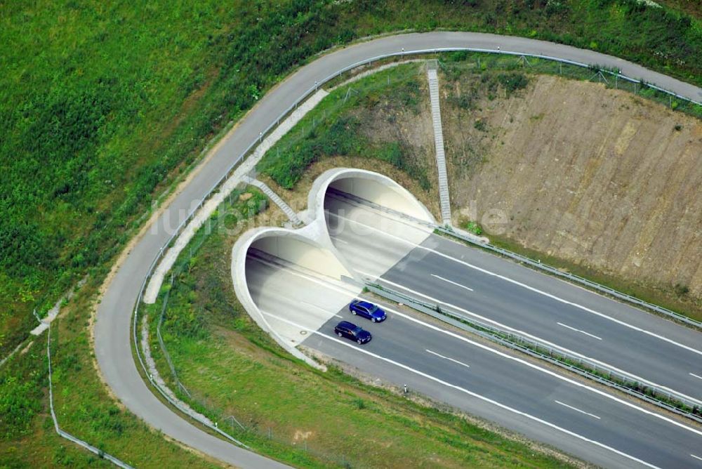 Dresden-Heidenau aus der Vogelperspektive: Blick auf die neu errichtete Autobahn A17 mit dem Viadukt über dem Müglitztal in Dresden-Heidenau