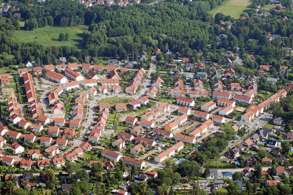 Schildow von oben - Blick auf das neu errichtete Wohngebiet Schildower Pfaffenwald in Schildow