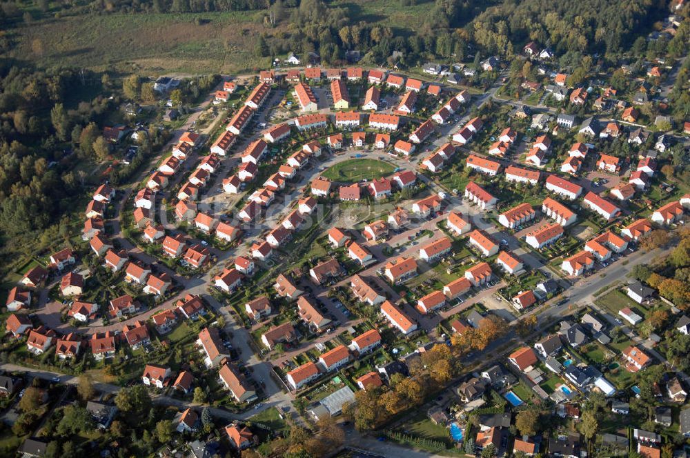 Schildow aus der Vogelperspektive: Blick auf das neu errichtete Wohngebiet Schildower Pfaffenwald in Schildow