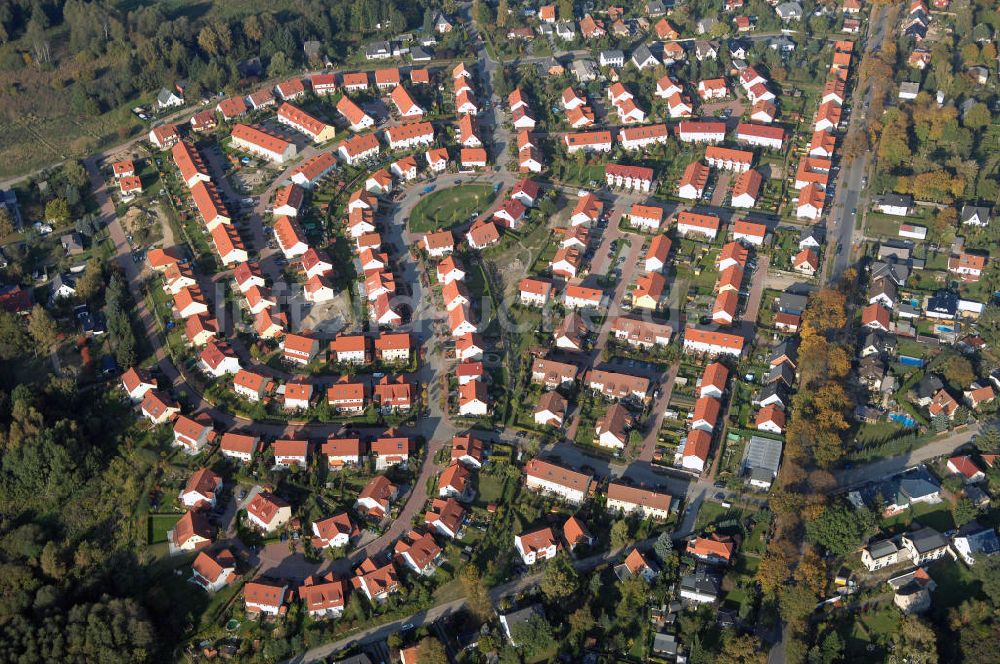 Schildow von oben - Blick auf das neu errichtete Wohngebiet Schildower Pfaffenwald in Schildow