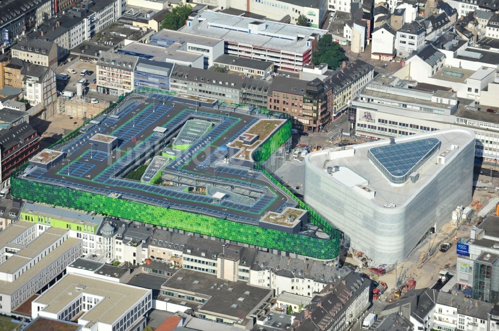 Koblenz von oben - Blick auf Neubau des Einkaufszentrums und Kulturgebäude Forum Mittelrhein auf dem Zentralplatz in Koblenz