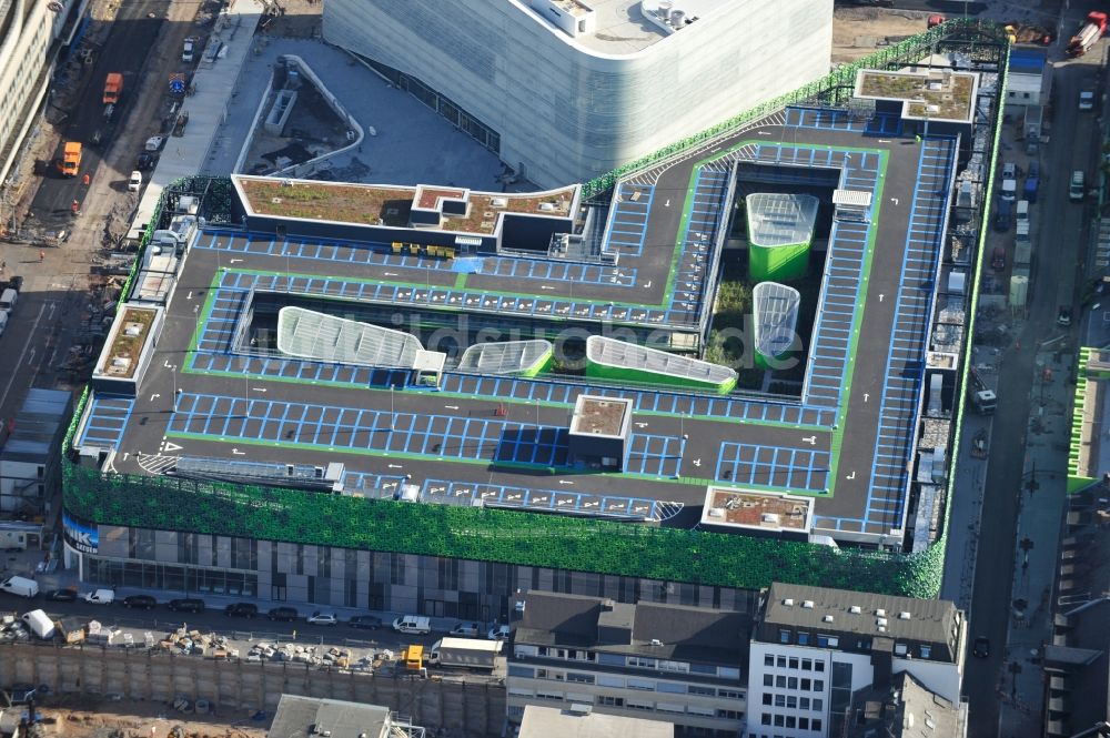 Koblenz aus der Vogelperspektive: Blick auf Neubau des Einkaufszentrums und Kulturgebäude Forum Mittelrhein auf dem Zentralplatz in Koblenz