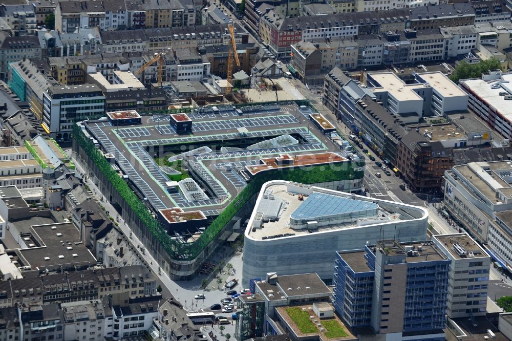 Koblenz von oben - Blick auf Neubau des Einkaufszentrums und Kulturgebäude Forum Mittelrhein auf dem Zentralplatz in Koblenz