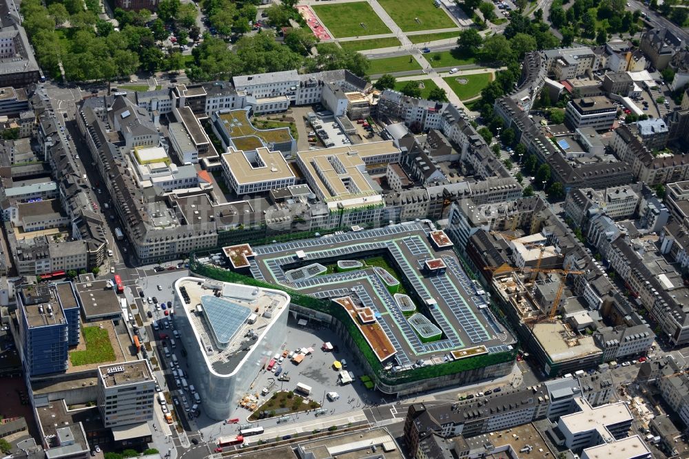 Luftaufnahme Koblenz - Blick auf Neubau des Einkaufszentrums und Kulturgebäude Forum Mittelrhein auf dem Zentralplatz in Koblenz