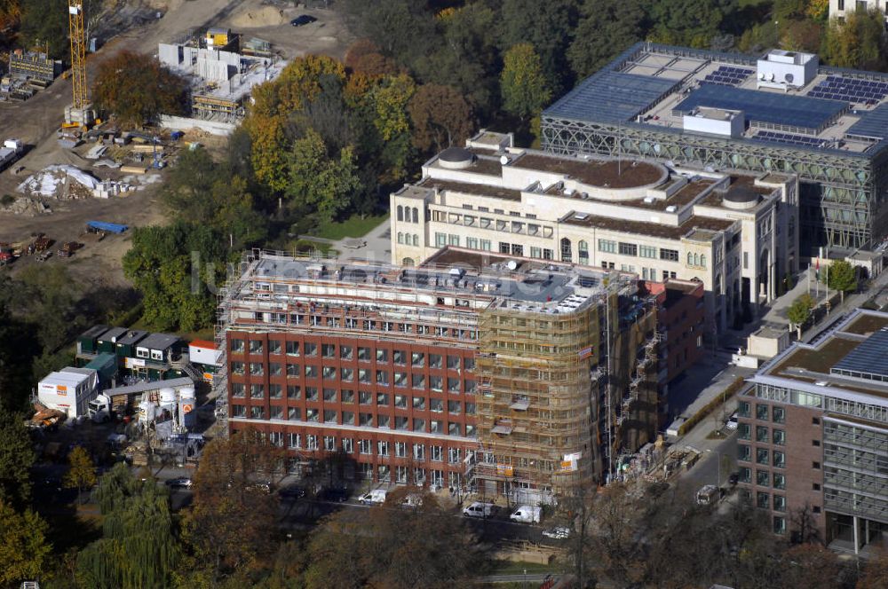 Luftbild Berlin - Blick auf den Neubau der Friedrich-Ebert-Stiftung im Berliner Botschaftsviertel