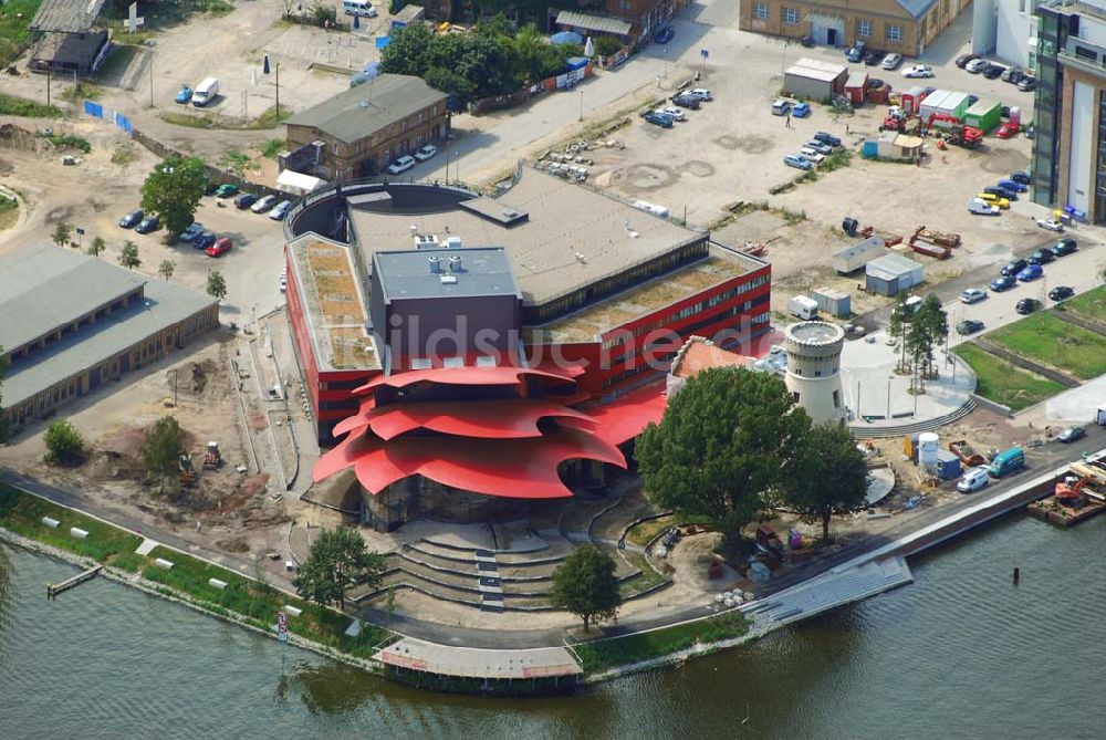 Luftbild Potsdam - Blick auf den Neubau des Hans Otto Theaters in Potsdam