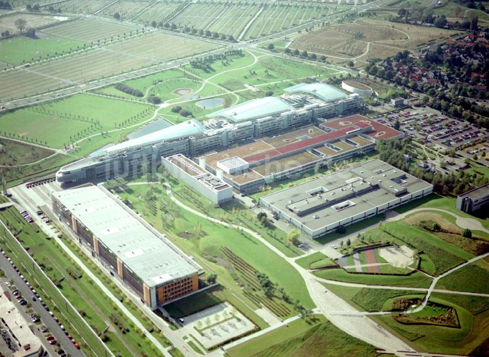 Luftbild Hannover - Blick auf das den Neubau der Landesbausparkasse Hannover nördlich des Expo-Messegeländes in Hannover.