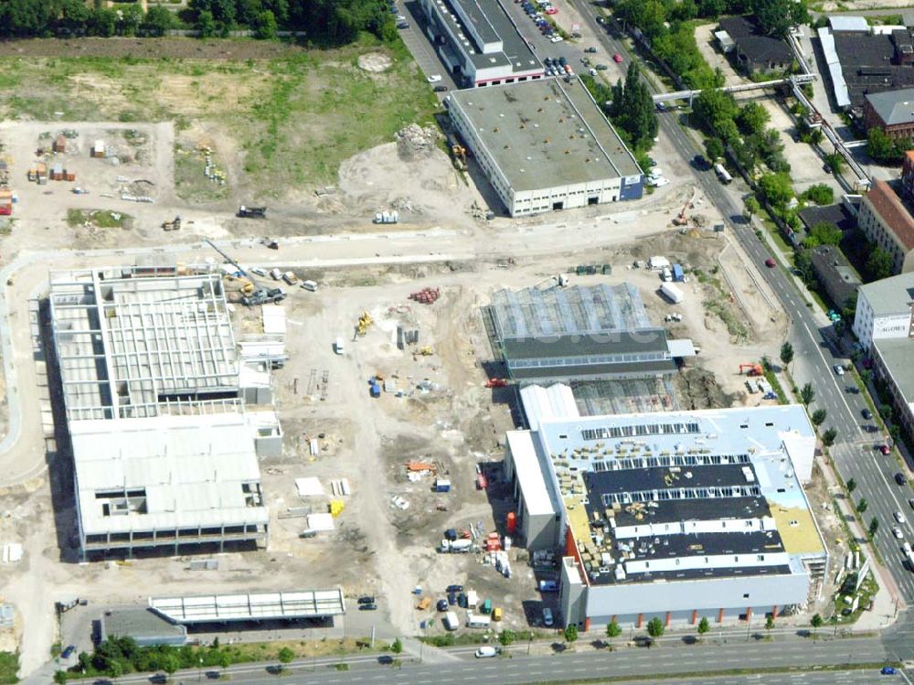 Berlin - Adlershof aus der Vogelperspektive: Blick auf den Neubau OBI-BauMarkt