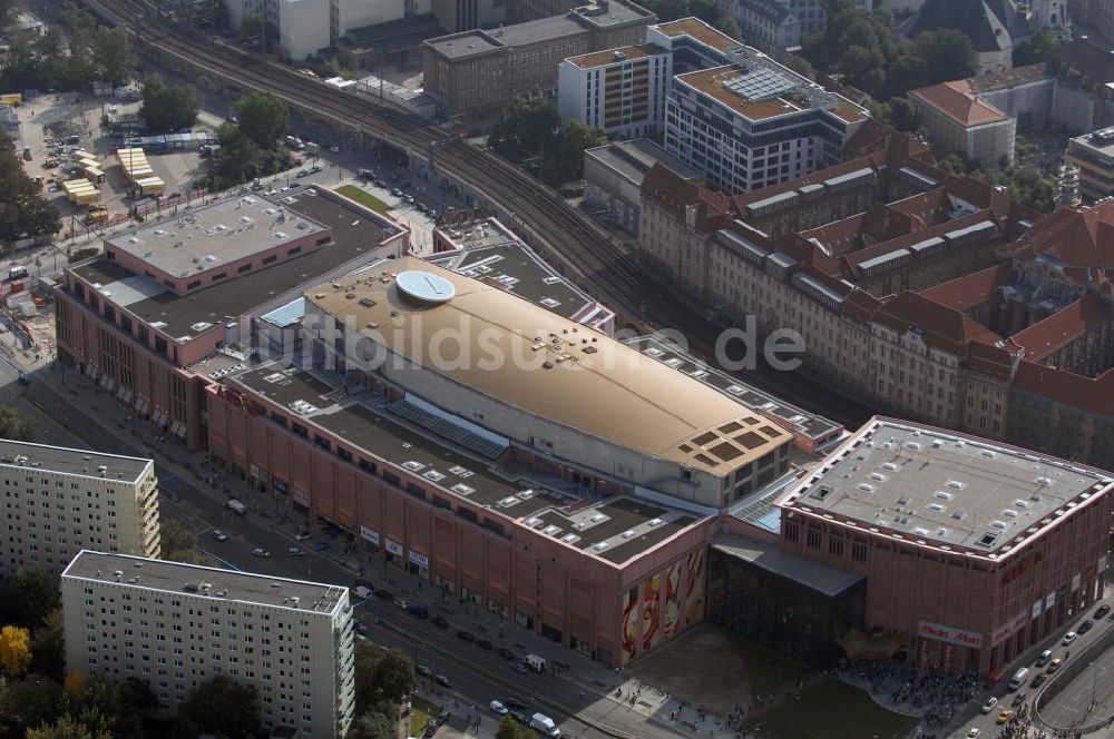 Berlin von oben - Blick auf das neue Einkaufszentrum Alexa am Berliner Alexanderplatz in Berlin-Mitte