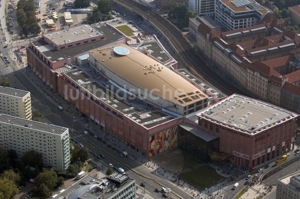 Berlin aus der Vogelperspektive: Blick auf das neue Einkaufszentrum Alexa am Berliner Alexanderplatz in Berlin-Mitte