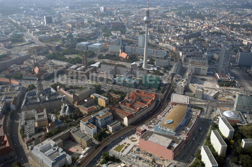 Berlin aus der Vogelperspektive: Blick auf das neue Einkaufszentrum Alexa am Berliner Alexanderplatz in Berlin-Mitte