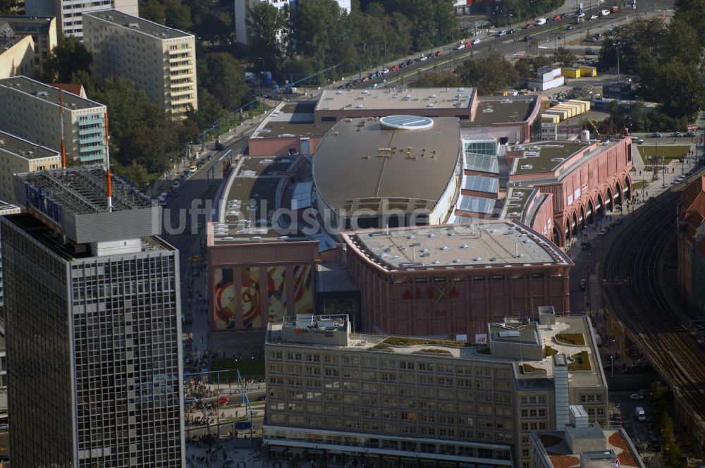 Luftbild Berlin - Blick auf das neue Einkaufszentrum Alexa am Berliner Alexanderplatz in Berlin-Mitte