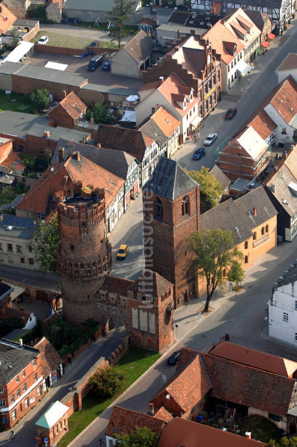 Tangermünde aus der Vogelperspektive: Blick auf das Neustädter Tor ind Tangermünde