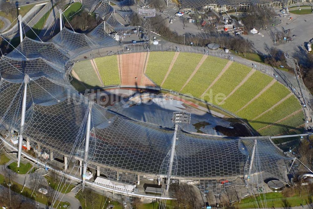 München aus der Vogelperspektive: Blick auf das Olympiastadion München