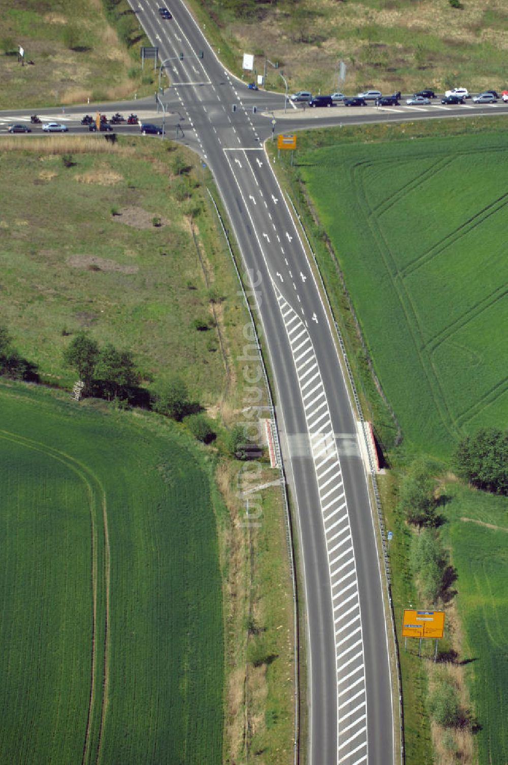 Luftaufnahme BAD FREIENWALDE - Blick auf die Ortsumfahrung der Bundesstrasse B 167 nördlich von Bad Freienwalde