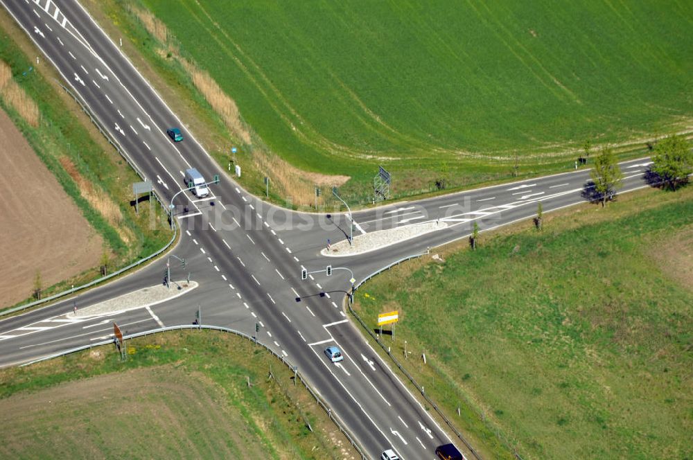 BAD FREIENWALDE von oben - Blick auf die Ortsumfahrung der Bundesstrasse B 167 nördlich von Bad Freienwalde