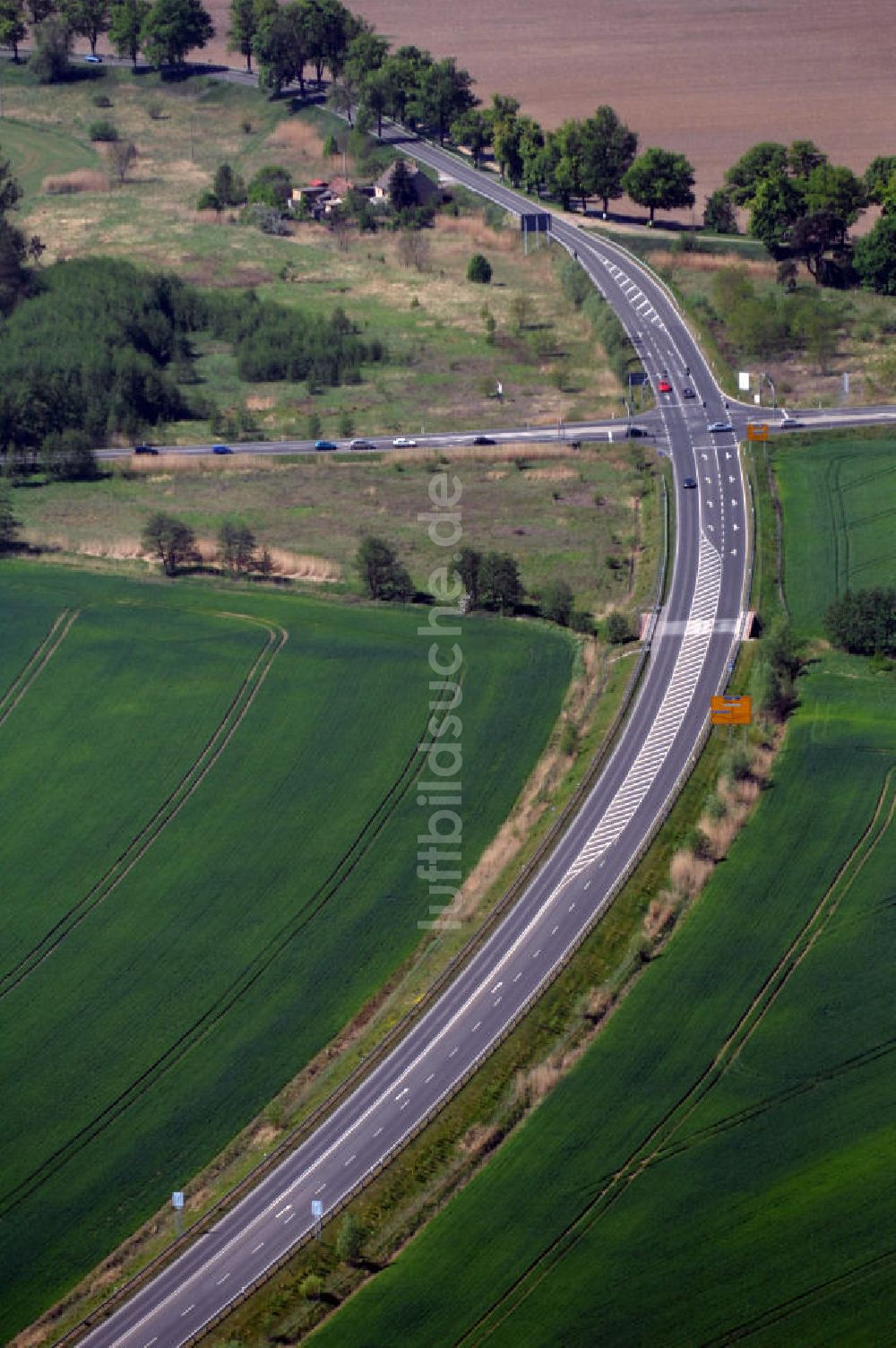 BAD FREIENWALDE von oben - Blick auf die Ortsumfahrung der Bundesstrasse B 167 nördlich von Bad Freienwalde