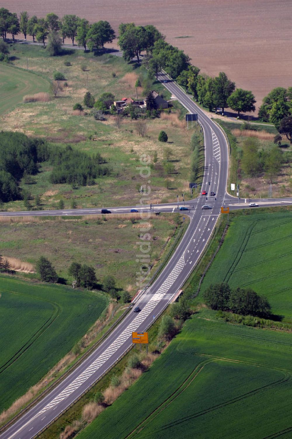 BAD FREIENWALDE aus der Vogelperspektive: Blick auf die Ortsumfahrung der Bundesstrasse B 167 nördlich von Bad Freienwalde