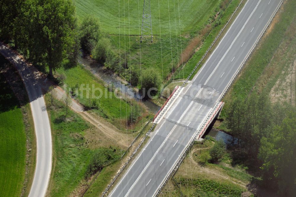 BAD FREIENWALDE aus der Vogelperspektive: Blick auf die Ortsumfahrung der Bundesstrasse B 167 nördlich von Bad Freienwalde