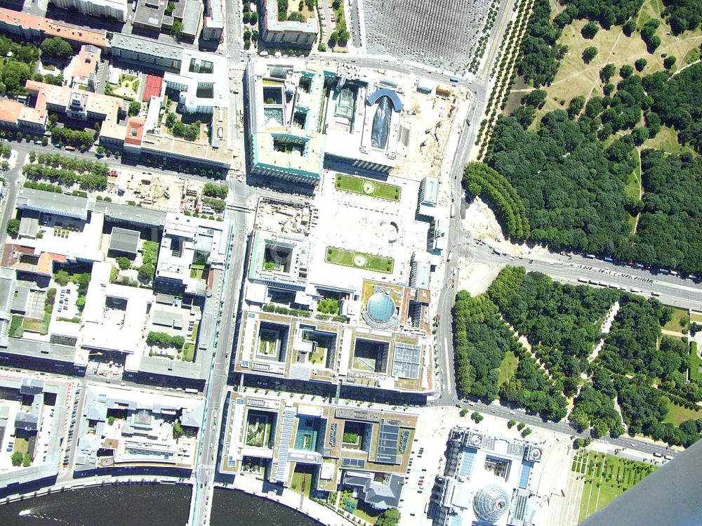 Berlin aus der Vogelperspektive: Blick vom Pariser Platz aus in Richtung Siegessäule/Großer Stern