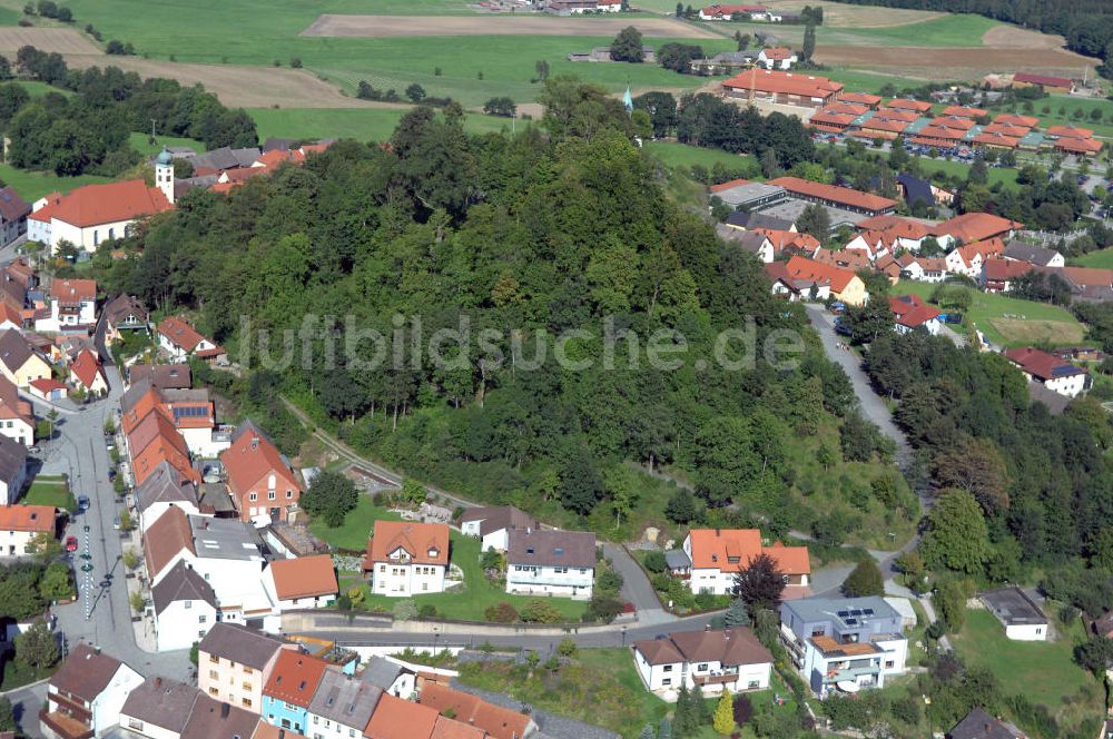 Parkstein von oben - Blick auf Parkstein mit dem Basaltkegel