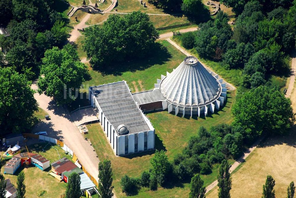 Halle/Saale von oben - Blick auf das Planetarium auf der Peißnitzinsel in Halle/Saale