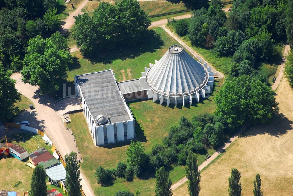 Halle/Saale aus der Vogelperspektive: Blick auf das Planetarium auf der Peißnitzinsel in Halle/Saale