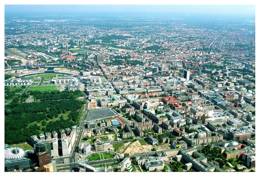 Luftaufnahme Berlin - Blick vom Potsdamer Platz Richtung Pariser Platz