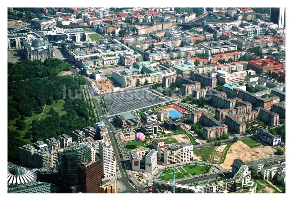 Berlin von oben - Blick vom Potsdamer Platz Richtung Pariser Platz