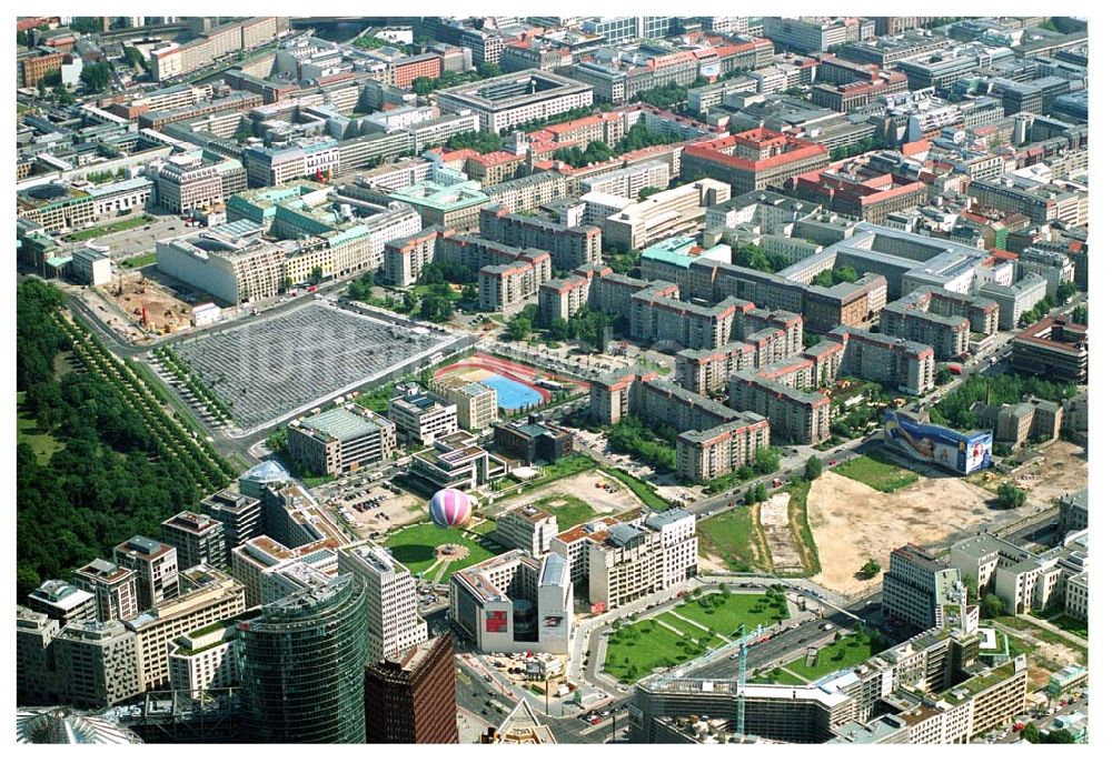 Berlin von oben - Blick vom Potsdamer Platz Richtung Pariser Platz