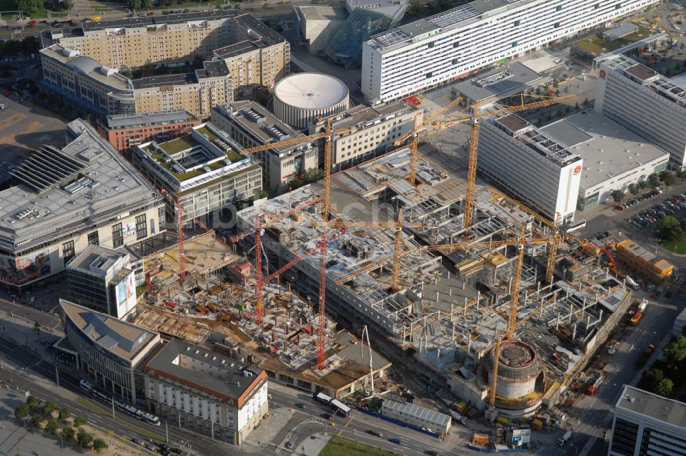 Luftbild DRESDEN - Blick auf die Prager Straße und die Baustelle zum Einakufszentrum Centrum Galerie in Dresden