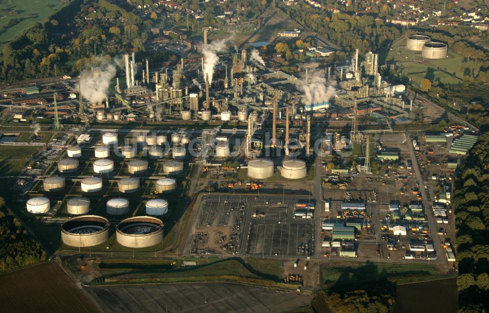 Gelsenkirchen - Buer aus der Vogelperspektive: Blick auf die Raffinerie VEBA-Öl AG in Gelsenkirchen