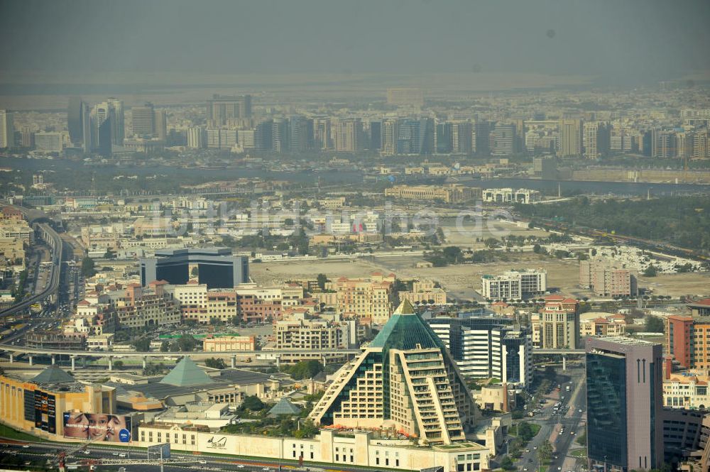 Dubai von oben - Blick auf das Raffles Dubai