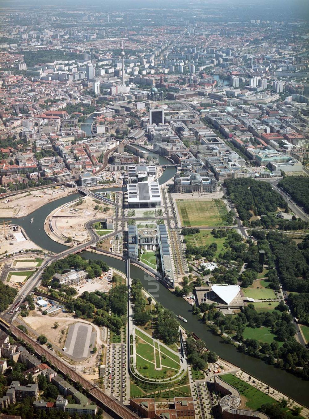 Luftbild Berlin - Tiergarten (Spreebogen) - Blick auf das Regierungsviertel im Berliner Tiegarten