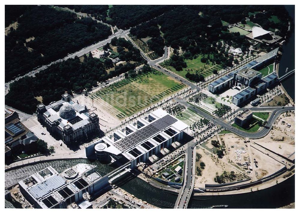 Berlin - Tiergarten (Spreebogen) von oben - Blick auf das Regierungsviertel im Berliner Tiegarten