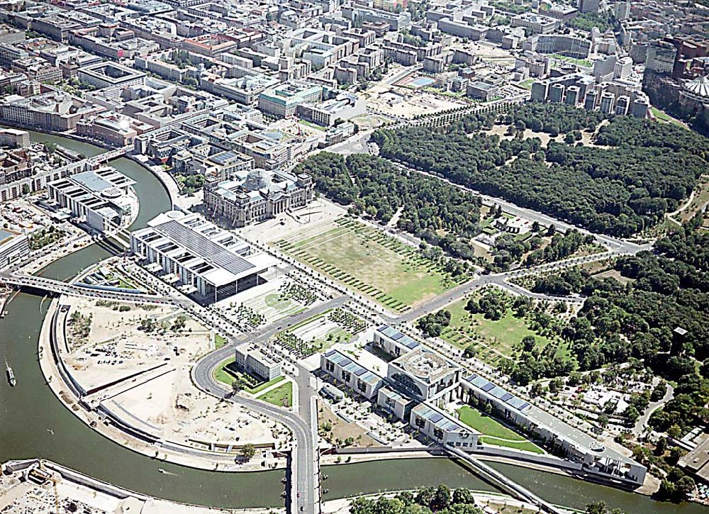 Luftbild Berlin - Tiergarten (Spreebogen) - Blick auf das Regierungsviertel im Berliner Tiegarten