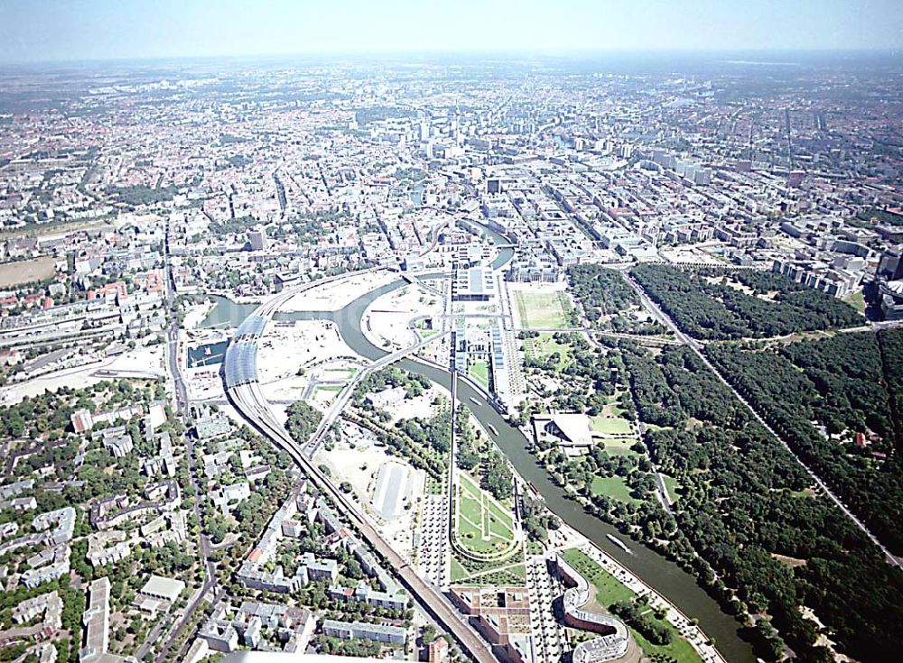 Berlin - Tiergarten (Spreebogen) aus der Vogelperspektive: Blick auf das Regierungsviertel im Berliner Tiegarten