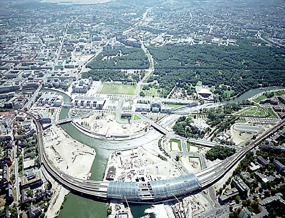 Luftbild Berlin - Tiergarten (Spreebogen) - Blick auf das Regierungsviertel im Berliner Tiegarten