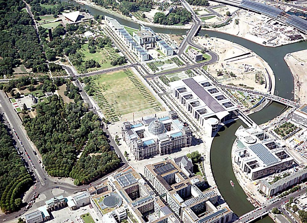 Luftbild Berlin - Tiergarten (Spreebogen) - Blick auf das Regierungsviertel im Berliner Tiegarten