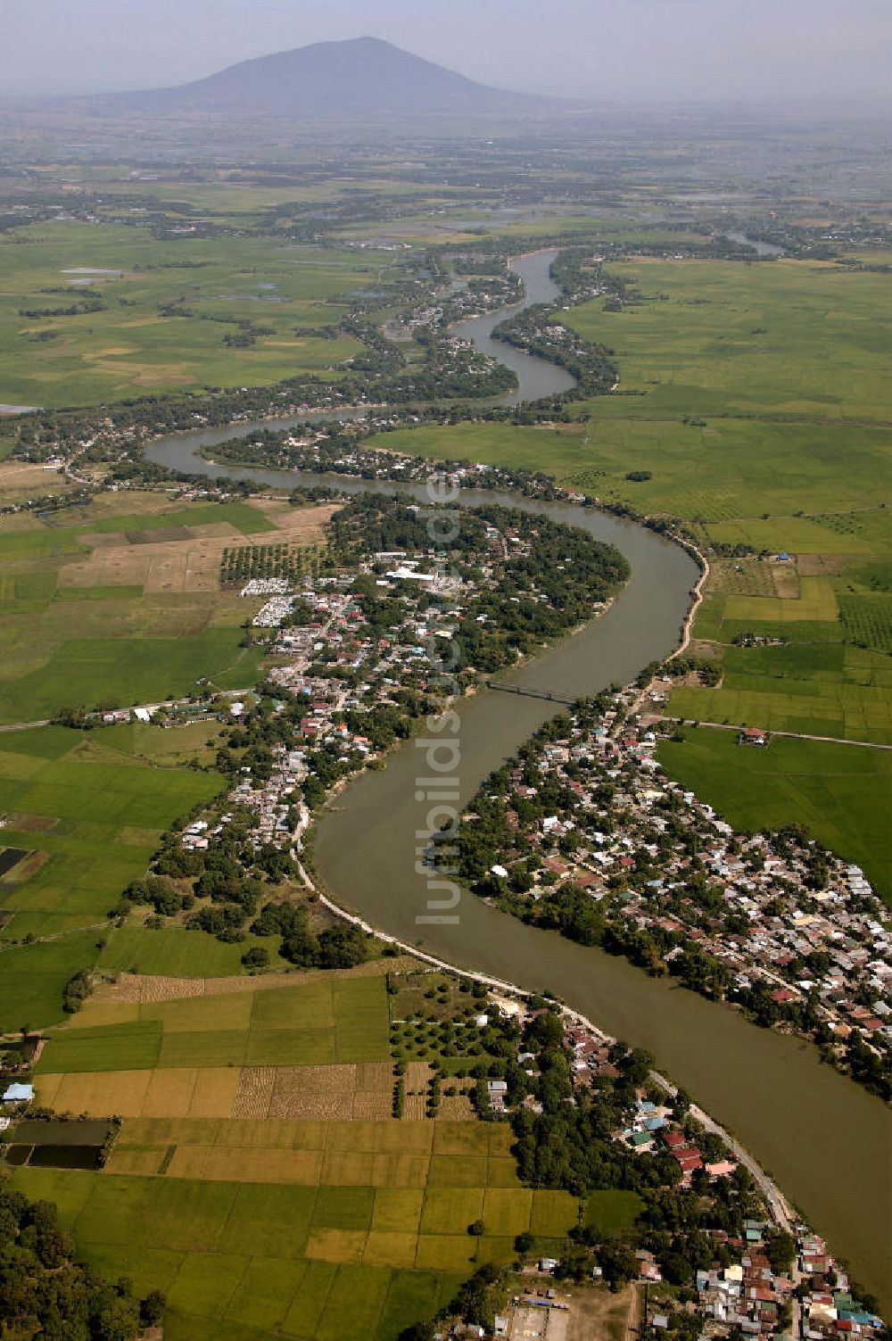 Luftbild Angeles - Blick auf Reisfelder nahe des Mount Arayat