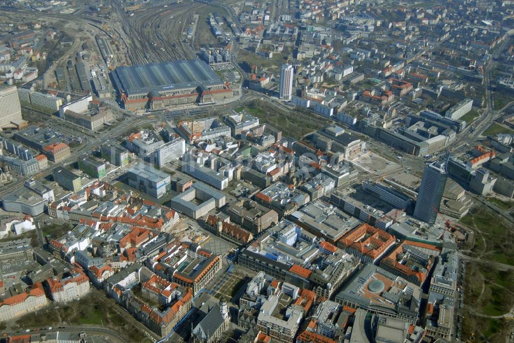 Leipzig aus der Vogelperspektive: Blick auf restaurierte Wohn- und Geschäftshäuser an der Ritterstrasse im Stadtzentrum von Leipzig