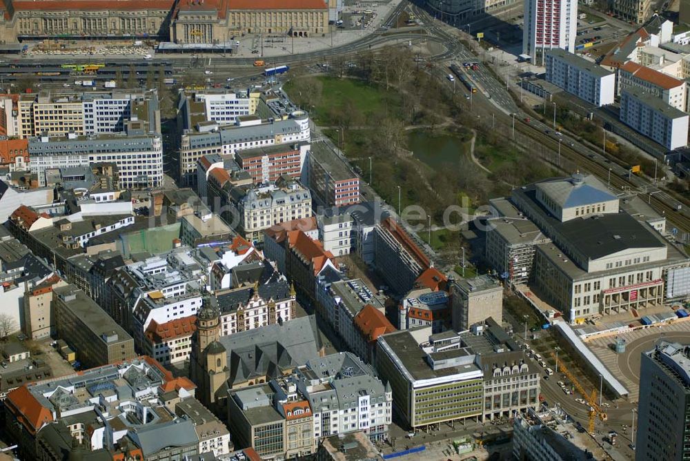 Luftaufnahme Leipzig - Blick auf restaurierte Wohn- und Geschäftshäuser an der Ritterstrasse im Stadtzentrum von Leipzig