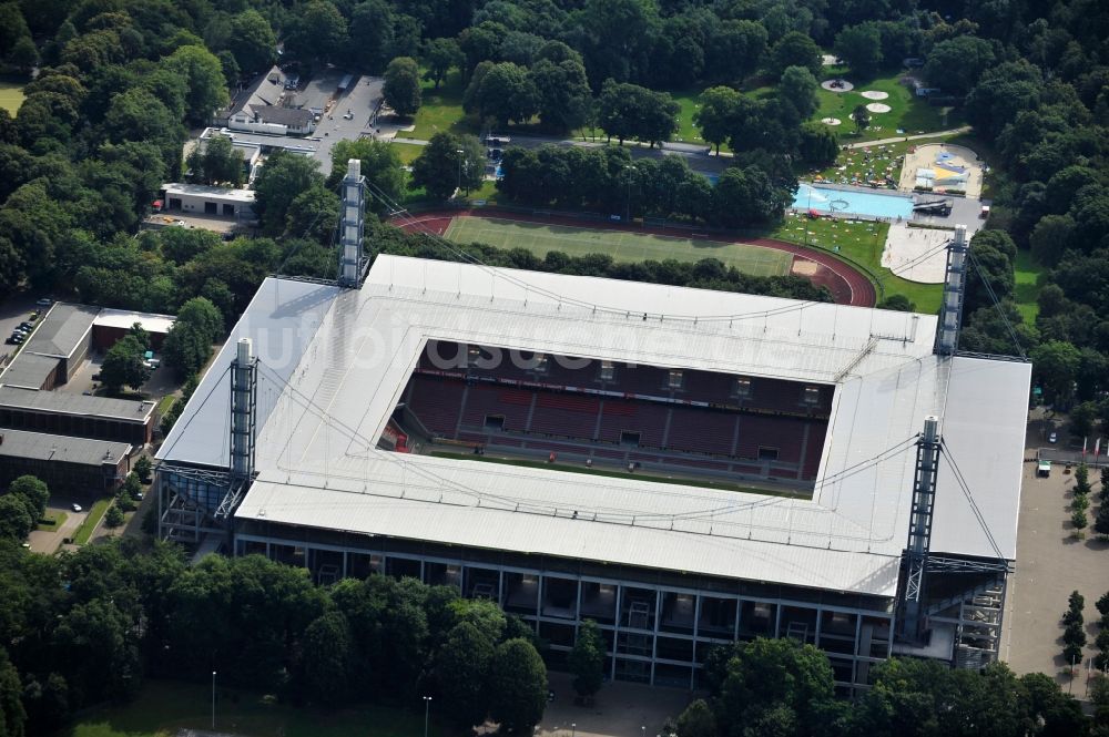 Luftaufnahme Köln - Blick auf das Rhein Energie Stadion, die Heimspielstätte des 1. FC Köln, im Stadtteil Müngersdorf