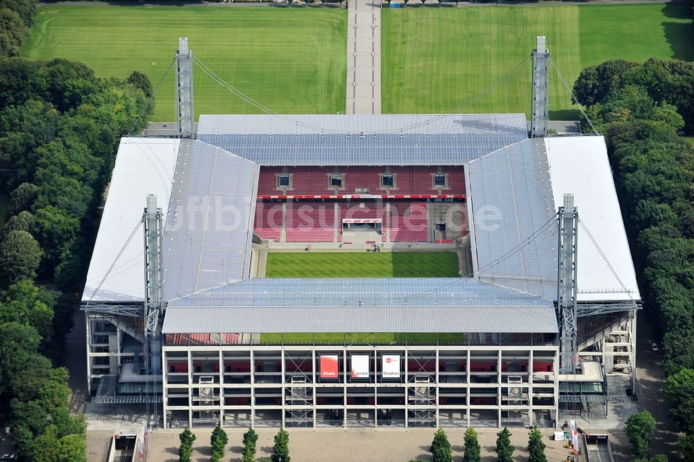 Luftbild Köln - Blick auf das Rhein Energie Stadion, die Heimspielstätte des 1. FC Köln, im Stadtteil Müngersdorf