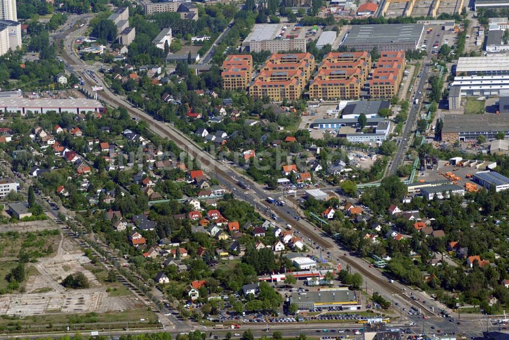 Luftaufnahme Höhenschönhausen - Blick auf die Rhinstraße in Hohenschönhausen